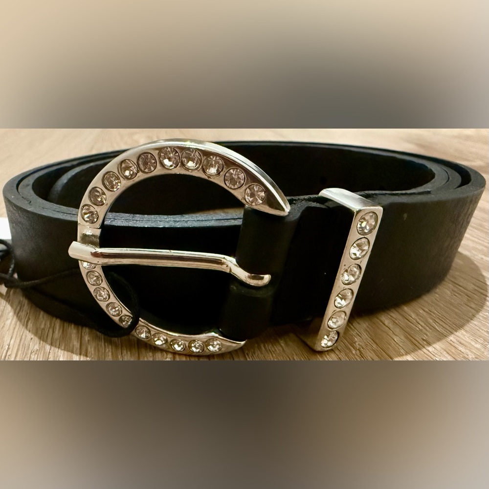 Depeche Women’s Black Leather Belt W/Rhinestone Buckle.Size 85 Eur. / 32-34 US